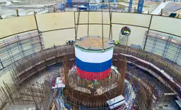 Корпус «ловушки расплава» установили в шахту реактора на энергоблоке №3 Ленинградской АЭС-2