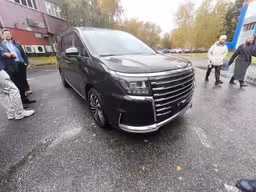 Аналог Toyota Alphard российской сборки с 2,0-литровым мотором и 8-ступенчатым «автоматом»:  Sollers SP7 запустили в производство