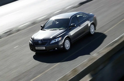 Toyota Camry XV40: легенда, которая умеет раздражать