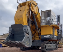 Первый белорусский карьерный экскаватор BELAZ BX20012 доставили в Хакасию