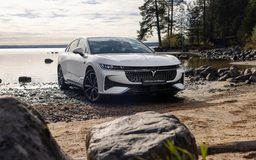 Гибридный седан Voyah Passion EVR российской сборки проверили в деле