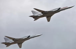 Ту-22М3 с «Кинжалами» прошли над Балтикой в сопровождении Су-35С и Су-27