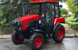 МТЗ показал уборочный комплекс на базе трактора BELARUS 320.4 с насосом для листьев