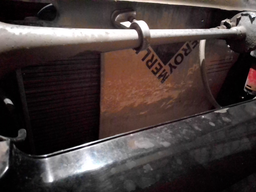 Картонка на радиатор: защита или вред машине зимой?