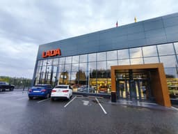 Омич отсудил у дилера новый автомобиль Lada Vesta и 2,3 млн рублей из‑за дефекта