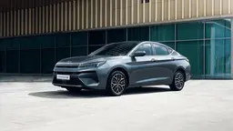 «Москвич 6» лишился вариатора и подорожал