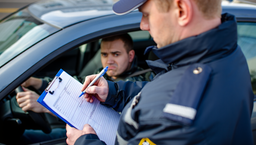 Верховный суд запретил водителям уезжать даже с «бесконтактного» ДТП