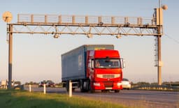 Поставят на счётчик: плату за проезд грузовиков по системе «Платон» могут расширить на регионы России