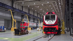 Не имеет аналогов в мире: новый магистральный тепловоз ТЭ26 отправили на испытания