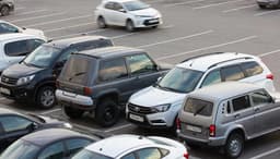 Los rusos se lanzan a comprar coches nacionales: Toyota y Mazda ceden terreno