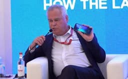 Касперский рассказал о разработке нового смартфона: мессенджер и «Сапёр» уже есть, но видео не снимает