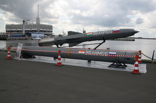 Will the Russian clone of the supersonic "Onyx", the BrahMos missile, be turned against China? Three more countries are on the way
