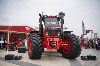 "The best super tractor in the world": Lukashenko gave a tough assignment to MTZ