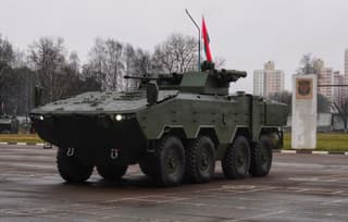 Первые серийные БТР-V2 поступили на вооружение белорусской армии