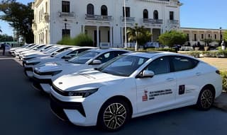 Un lote de liftbacks rusos "Moskvich 6" fue entregado en Cuba