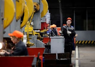 Дефицит комплектующих для АвтоВАЗа: ДААЗ переходит на трёхдневку