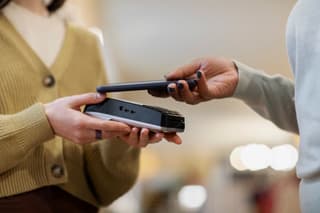 Сбер запустил «Вжух» для смартфонов на Android без карты «Мир» и NFC