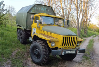 Se pone a la venta en Alemania una autocaravana única basada en un camión soviético "Ural"