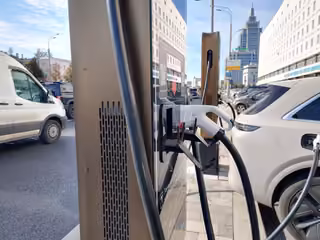 Patentan en San Petersburgo una estación de carga para automóviles con módulo de minería de criptomonedas