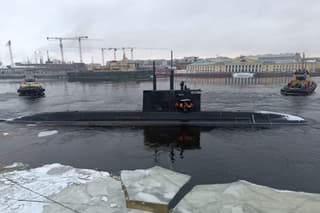 Enlisted in the fleet: the diesel-electric submarine "Velikiye Luki" officially commissioned