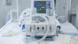 Dejar atrás el esquema de "compra-venta": Rusia quiere crear una producción conjunta de equipos médicos con China