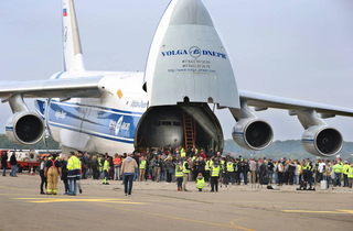 An-124 "Ruslan" impresses Japan: Largest cargo plane causes a stir at Chubu Airport