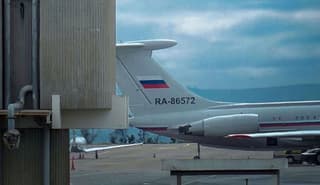 Российский Ил-62М прилетел на Мадагаскар с военной техникой и оружием