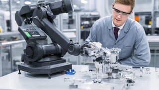 Robots colaborativos comenzarán a implementarse en la fábrica "Mayak" de Kirov en 2026
