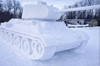 Created and Immortalized: T-34 Recreated from Snow in Amur Region