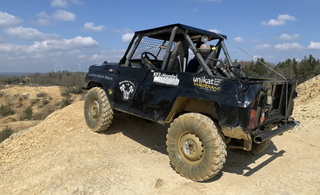 UAZ-469 con el "corazón" de un G-Class: en Germany se ofrece a la venta un híbrido único de todoterreno soviético y Mercedes-Benz