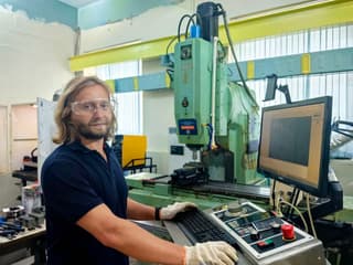 Desarrollan en la NSTU un software para el corte automático de obleas de silicio
