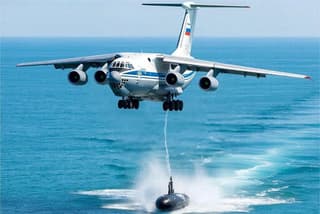 En Rusia han desarrollado un aparato autónomo lanzable desde un Il-76 para el rescate de la tripulación de un submarino averiado
