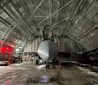Un piloto militar señaló un problema con los refugios de hormigón armado para la aviación estratégica