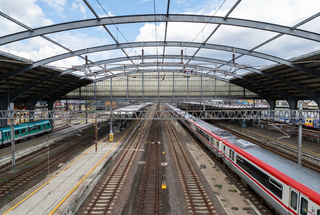 Mechel puso en marcha la produccion de rieles de 100 metros para trenes de carga y trenes de alta velocidad hasta 400 km/h