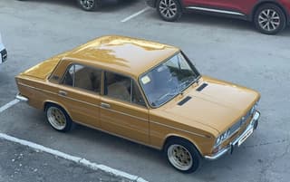 Un raro VAZ-2103 de exportación de 1982 con dirección asistida eléctrica se vende en Samara