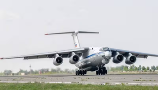 Транспортник Ил-76 вывез вертолёт Ми-8 с военной базы в Сирии