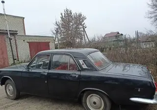 Estuvo guardado en un garaje durante 42 años: un nuevo GAZ-24 "Volga" de 1984 se vende en Balashov