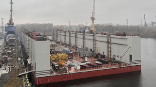 La construcción del dique flotante del proyecto 28140S en "Krasnaya Kuznitsa" entró en la recta final: el grado de avance superó el 70%