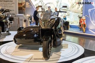 La motocicleta eléctrica pesada Aurus Merlon obtuvo la certificación