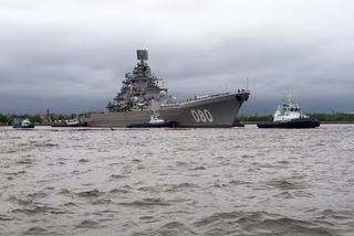 TNI: Russian cruiser "Admiral Nakhimov" with hypersonic "Zircons" will destroy the American battleship USS Defiant