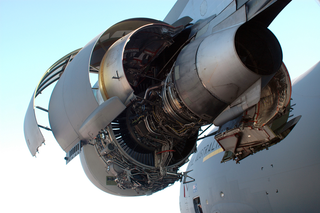 Ещё полетают: шесть двигателей для самолётов Boeing ввезены в Россию из Азии