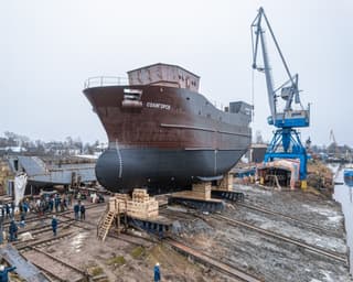 История с продолжением: завод «Ростр» возобновил строительство траулера «Солигорск»  