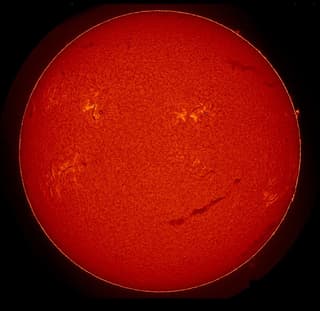 El Sol "sonrió" y desató una potente llamarada el 13 de febrero