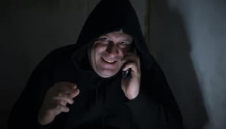 New scam scheme: fraudsters pose as couriers from relatives and ask for a code from SMS