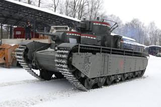 Реплика танка Т-35 пополнила коллекцию Музея техники Задорожного