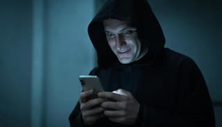 Scammers have come up with a new scheme: Russians are lured into fake clinic chats