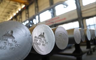 La industria automotriz japonesa recuerda a Rusal: pide ayuda con el aluminio