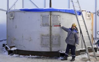 Dry Shield Assembly Begins at Power Unit No. 3 with VVER-1200 Reactor of Leningrad NPP-2