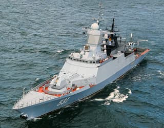Corvette "Soobrazitelny" with the support of Ka-27PL helicopters struck a submarine of a mock enemy in the Baltic Sea
