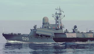 El MRC "Rassvet" disparó desde instalaciones de artillería contra objetivos aéreos en el Mar de Barents
